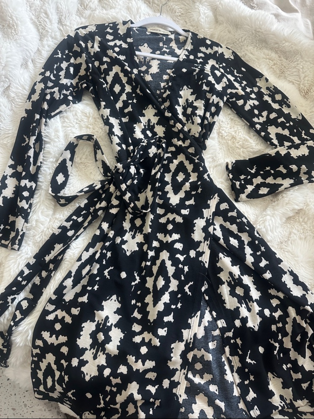 Veronica M Black & White Quarter-Length Sleeves Wrap Dress